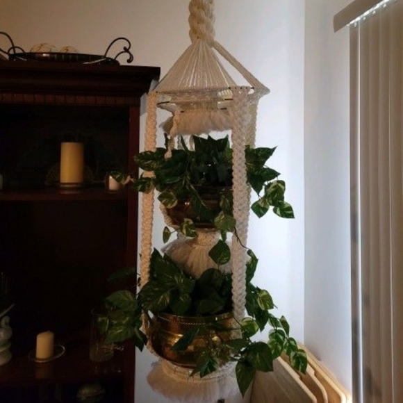 Plant Hanger - Picture 1 of 3